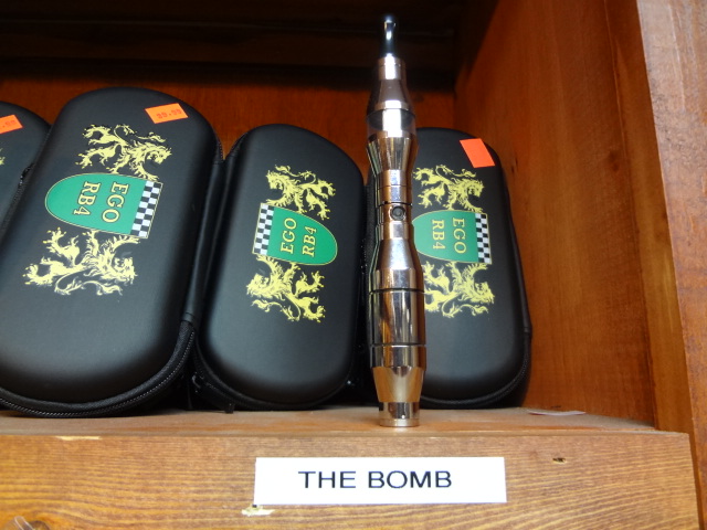 "The Bomb" Chrome 1100mah 3.2-4.8 with replaceable coil